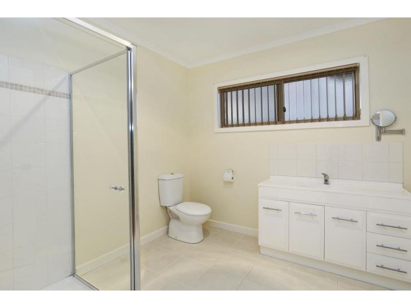 5 Eagleview Crescent, Bell Post Hill VIC 3215