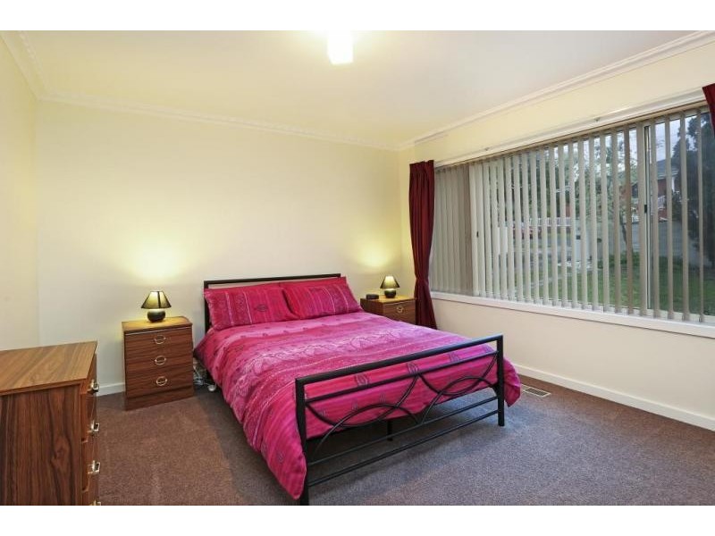 5 Eagleview Crescent, Bell Post Hill VIC 3215