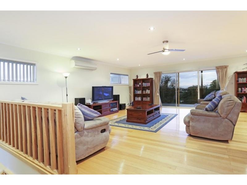 5 Eagleview Crescent, Bell Post Hill VIC 3215