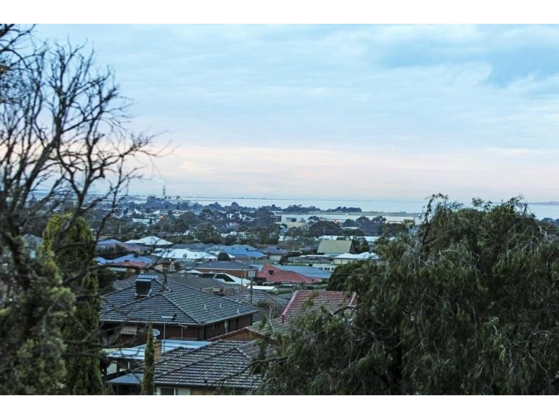 5 Eagleview Crescent, Bell Post Hill VIC 3215