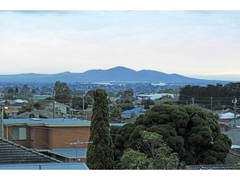 5 Eagleview Crescent, Bell Post Hill VIC 3215