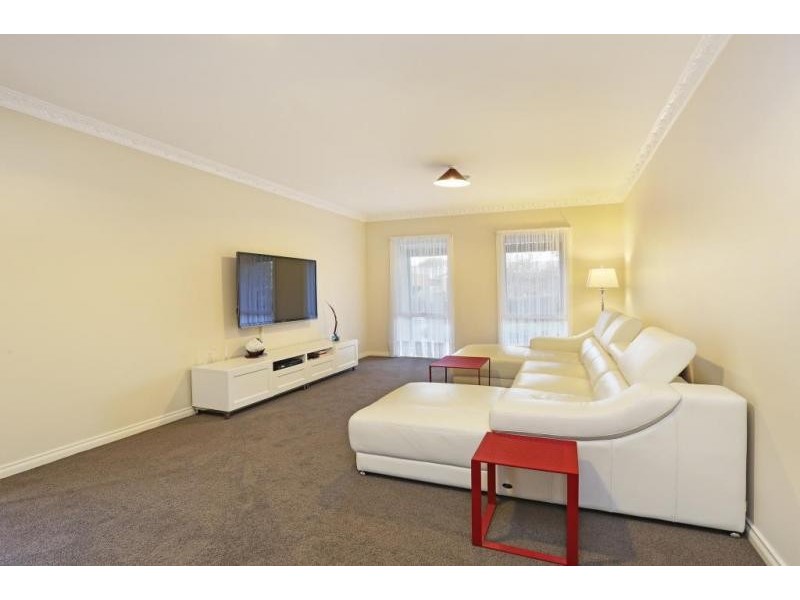 10 Kinsmead Street, Waurn Ponds VIC 3216