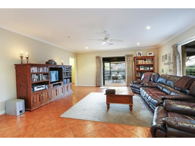 10 Kinsmead Street, Waurn Ponds VIC 3216