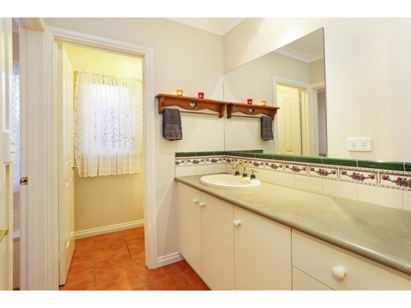 10 Kinsmead Street, Waurn Ponds VIC 3216