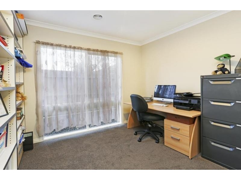 10 Kinsmead Street, Waurn Ponds VIC 3216