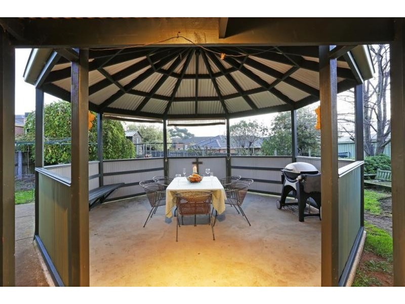 10 Kinsmead Street, Waurn Ponds VIC 3216