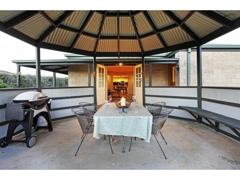 10 Kinsmead Street, Waurn Ponds VIC 3216