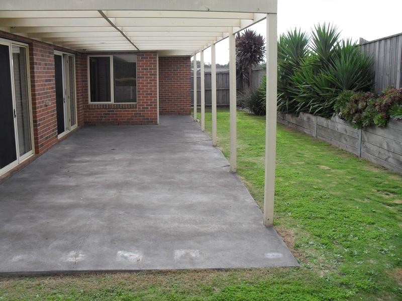 10 Cedarville Close, Highton VIC 3216