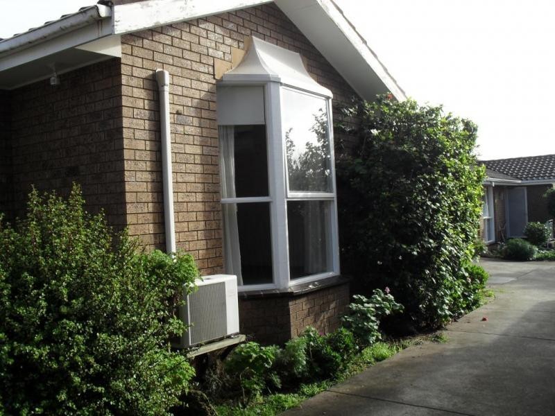 2/22 Roxby Street, Manifold Heights VIC 3218