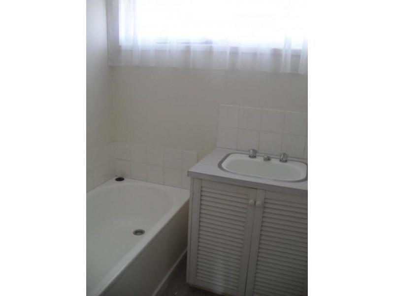 2/22 Roxby Street, Manifold Heights VIC 3218