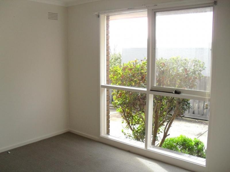 2/22 Roxby Street, Manifold Heights VIC 3218