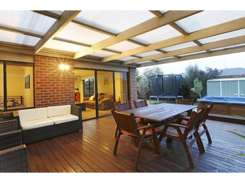 30 Barry Court, Grovedale VIC 3216