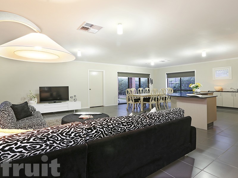 4 Pollard Drive, Leopold VIC 3224