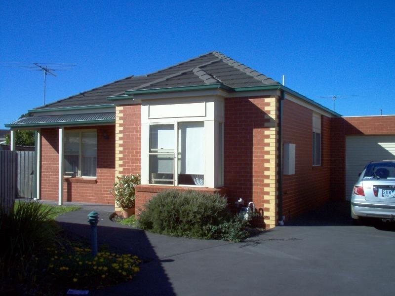 2/4 Carrington Street, East Geelong VIC 3219