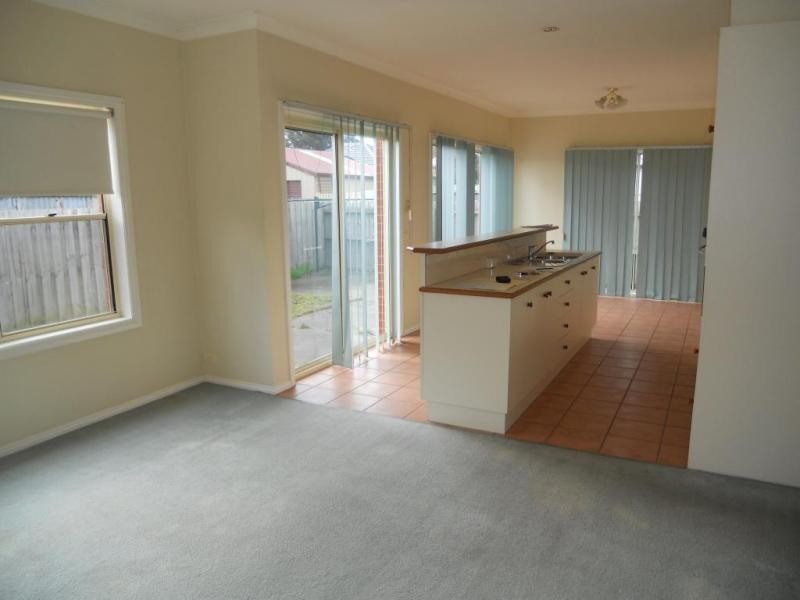 2/4 Carrington Street, East Geelong VIC 3219