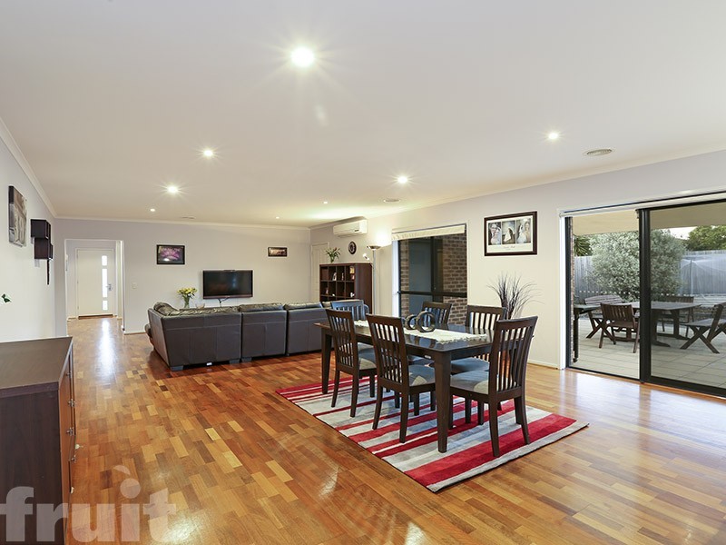 8 Newbank Court, Leopold VIC 3224