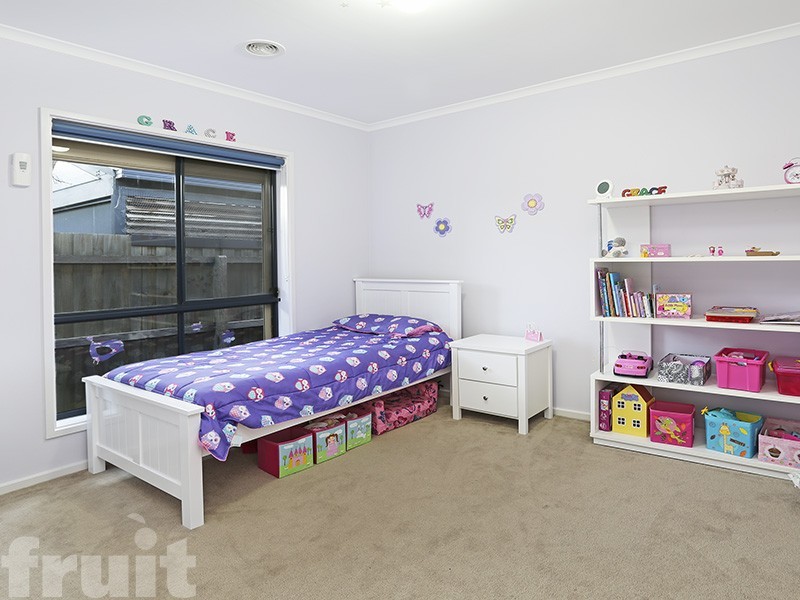 8 Newbank Court, Leopold VIC 3224