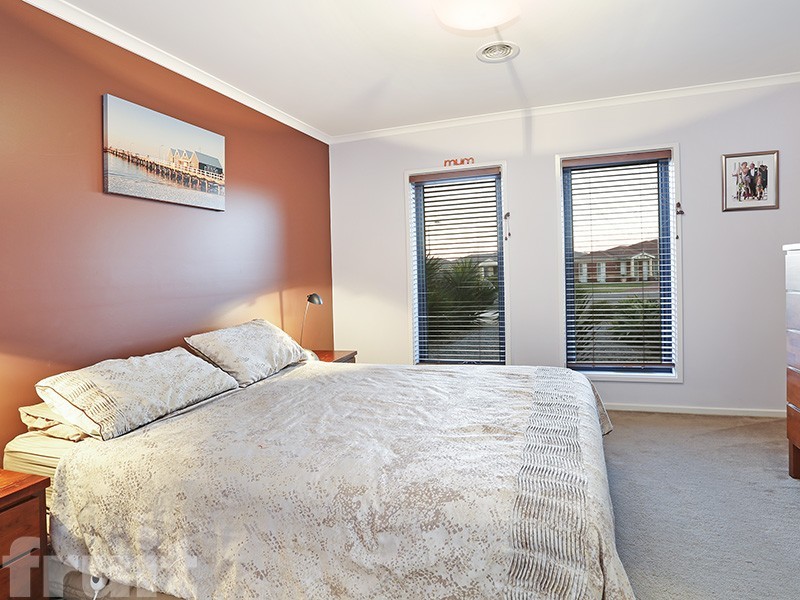 8 Newbank Court, Leopold VIC 3224