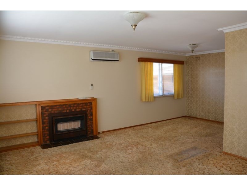 12 Cheltenham Road, Newcomb VIC 3219