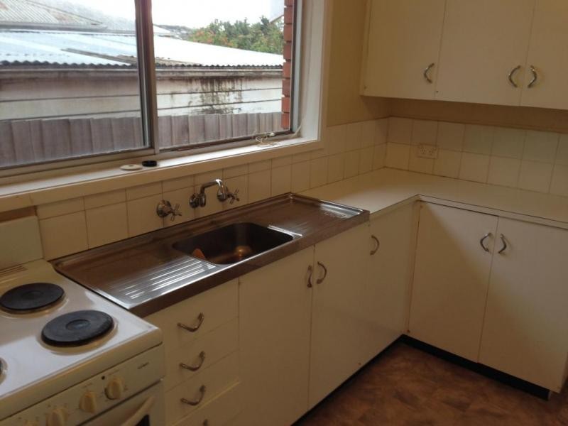 2/6 Bonsey Road, Highton VIC 3216