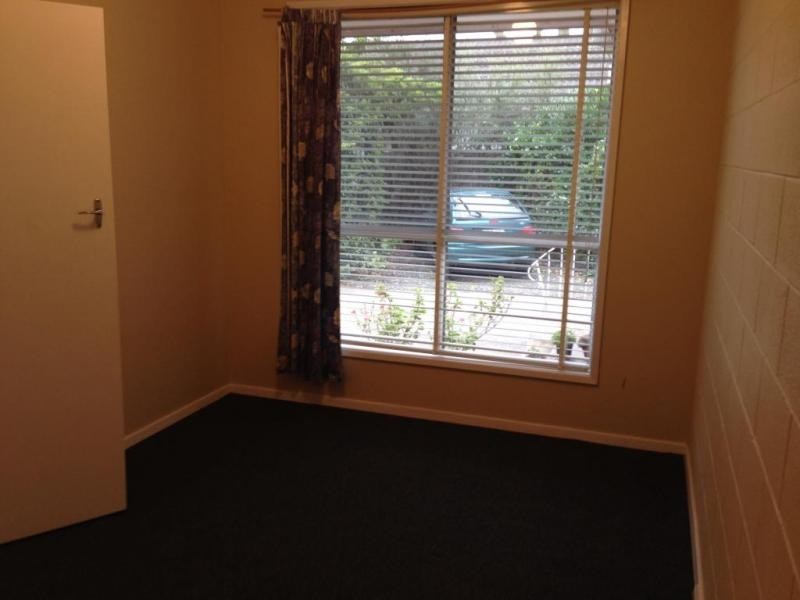 2/6 Bonsey Road, Highton VIC 3216