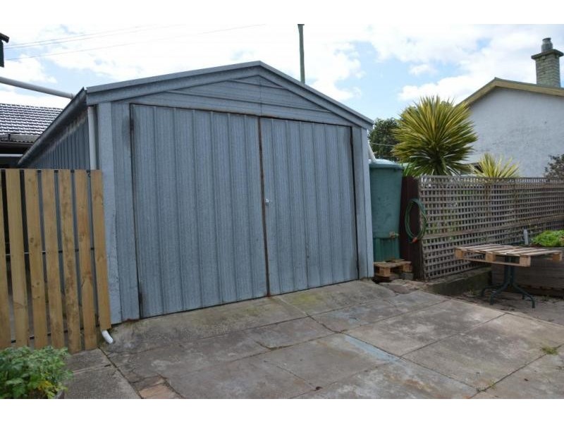 32 St Albans Road, East Geelong VIC 3219