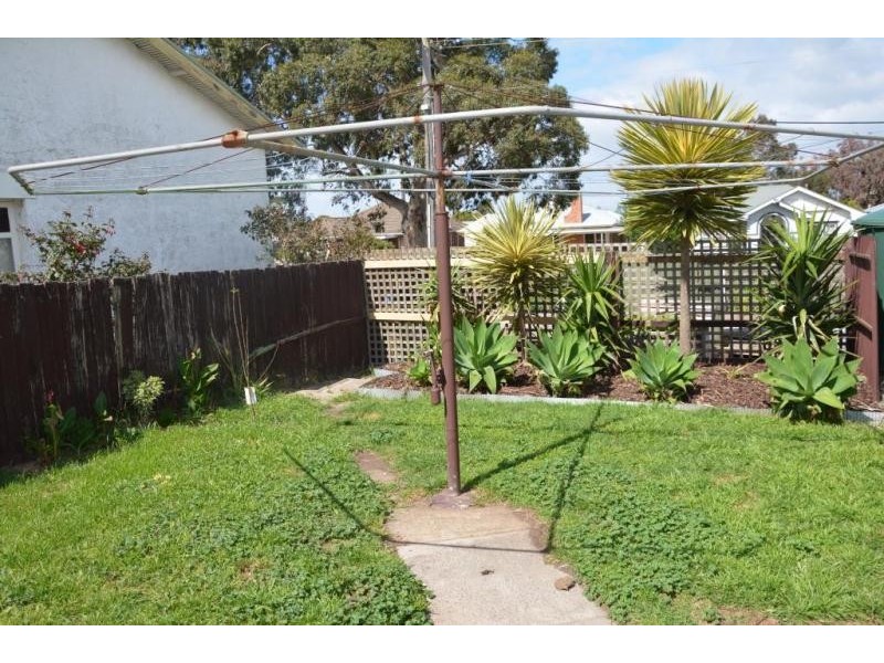 32 St Albans Road, East Geelong VIC 3219