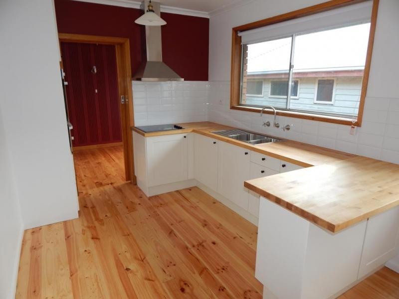 30 June Avenue, Hamlyn Heights VIC 3215