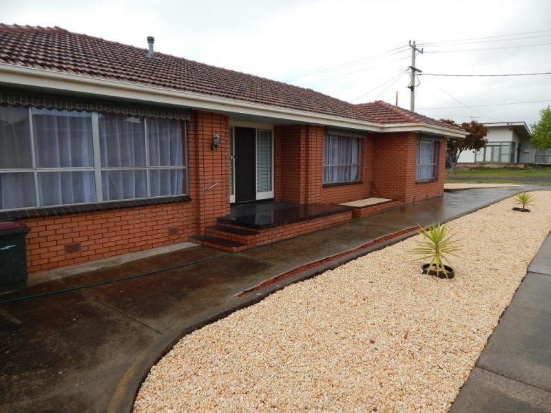 30 June Avenue, Hamlyn Heights VIC 3215