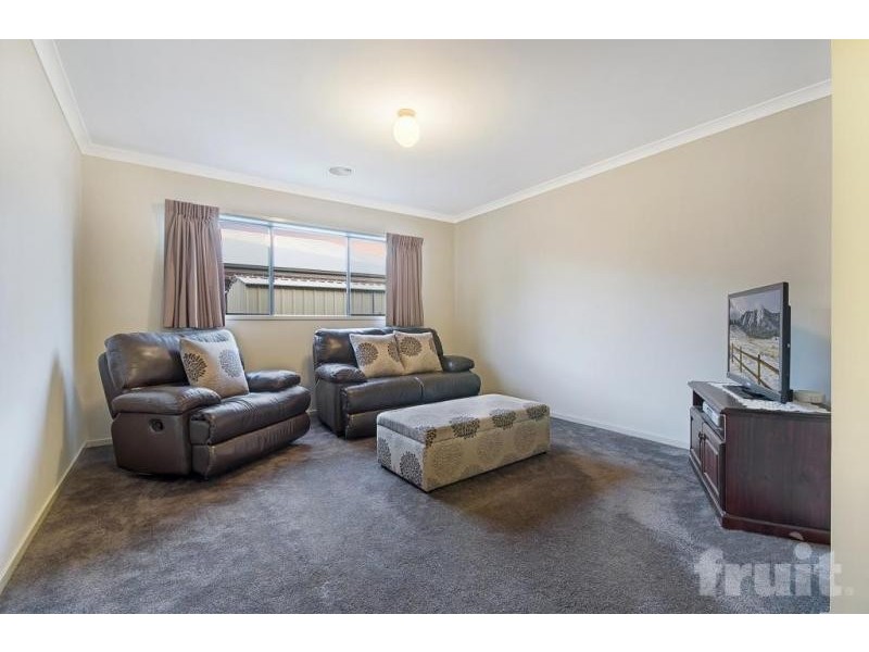 7 Sugar Gum Drive, Waurn Ponds VIC 3216