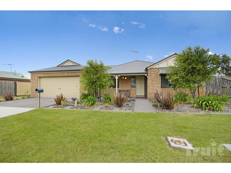 26 Carstairs Close, Grovedale VIC 3216