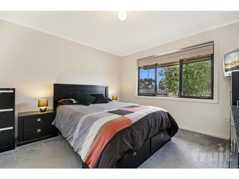 26 Carstairs Close, Grovedale VIC 3216