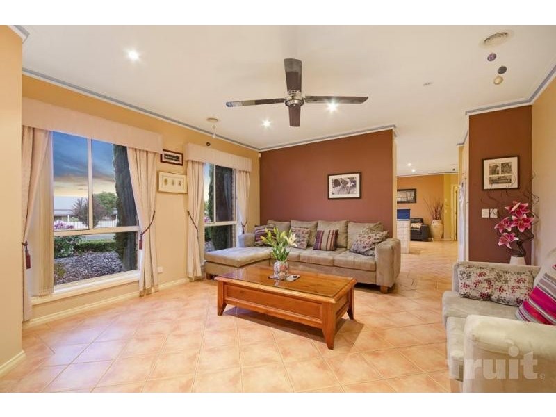 39-41 Washington Gardens, Leopold VIC 3224