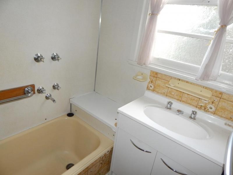 96 Princes Highway, Norlane VIC 3214