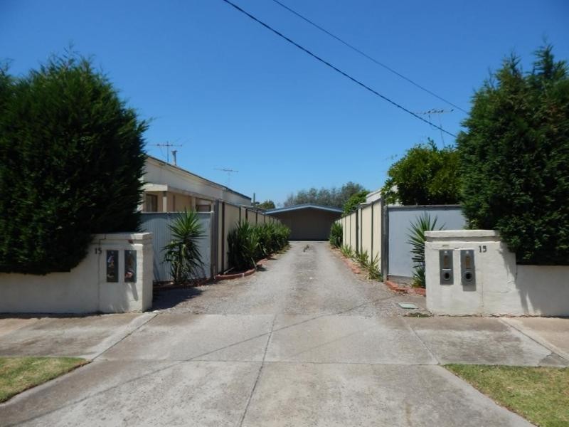 2/15 Elderslie Terrace, Newtown VIC 3220