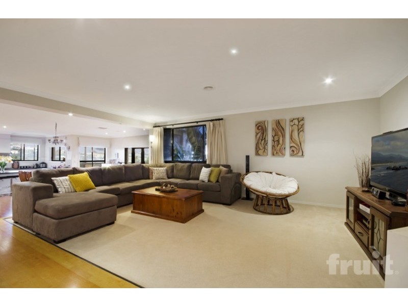 13 Exmoor Close, Highton VIC 3216