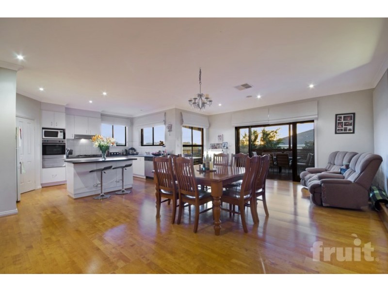 13 Exmoor Close, Highton VIC 3216