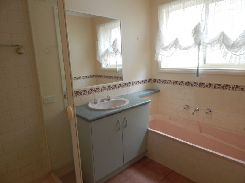 11 Burlington Crescent, Leopold VIC 3224