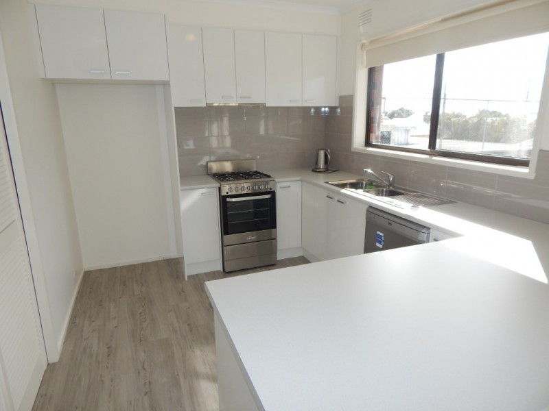 136 Shannon Avenue, Geelong West VIC 3218