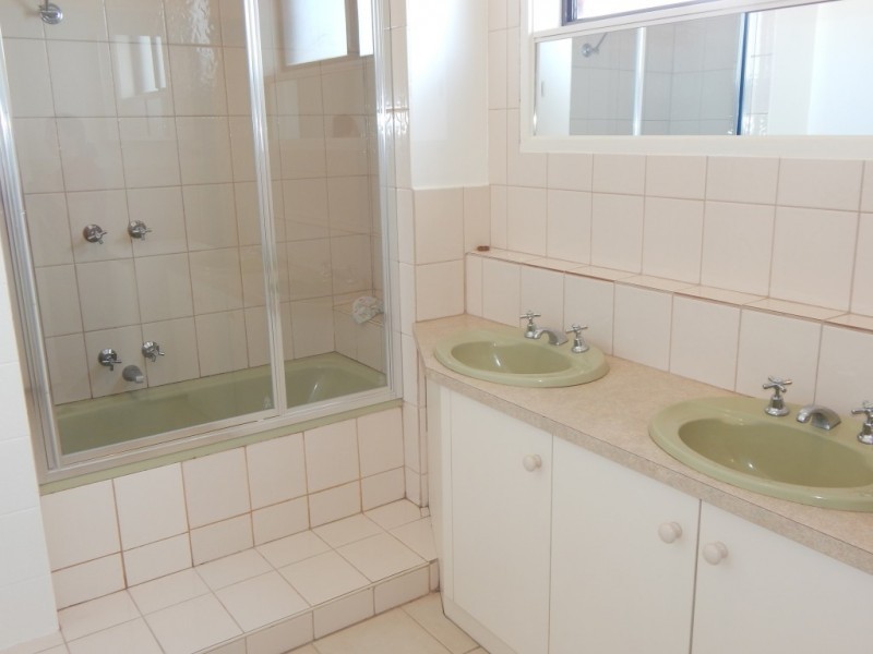 136 Shannon Avenue, Geelong West VIC 3218