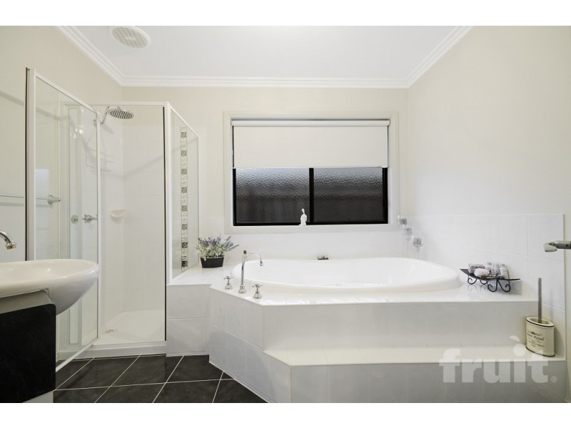 6 Plumber Court, Grovedale VIC 3216