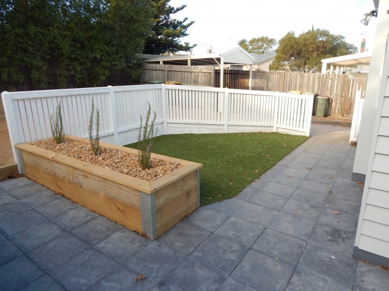4 Laurelbank Parade, Newtown VIC 3220