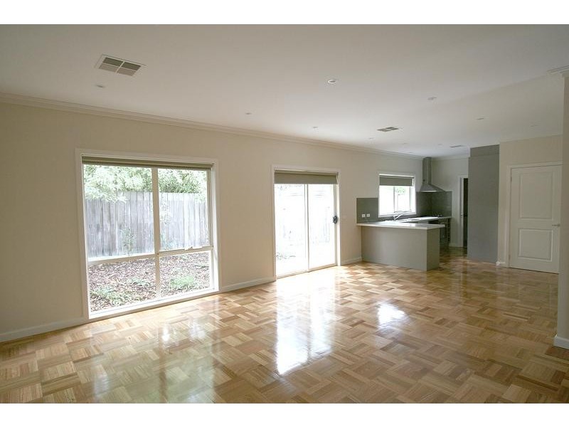 2/70 McComb Boulevard, Frankston South VIC 3199