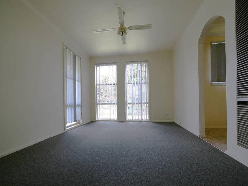 16 Gardenia Crescent, Frankston North VIC 3200