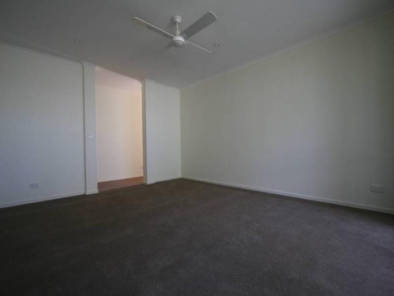 2/78 Forest Drive, Frankston North VIC 3200