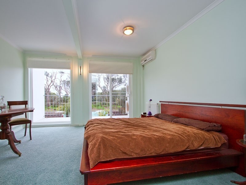 2/267 Nepean Highway, Seaford VIC 3198