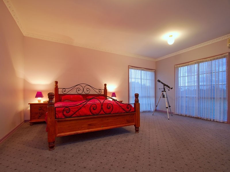 13 Grasswren Close, Langwarrin VIC 3910