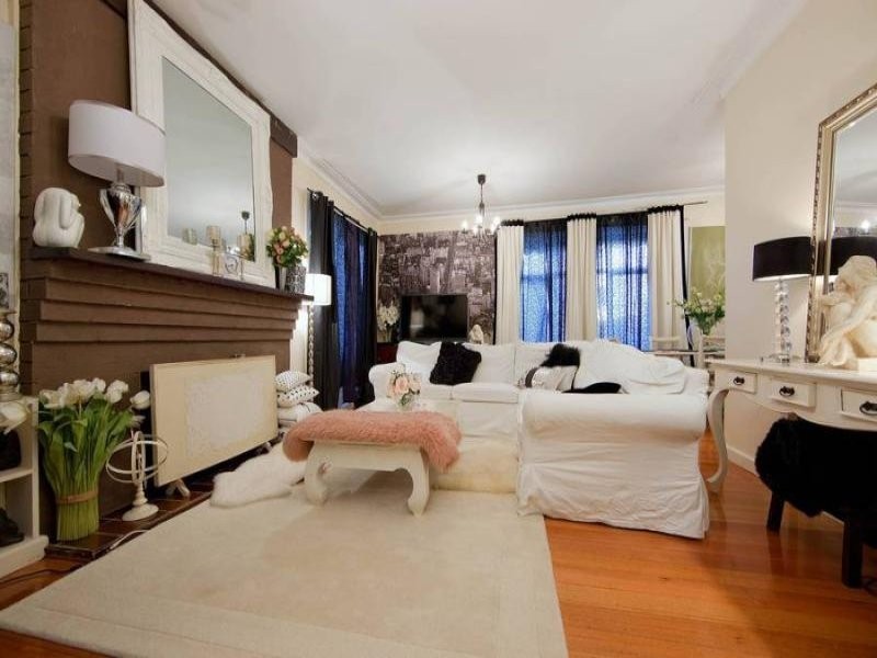 8 Silas Avenue, Frankston VIC 3199