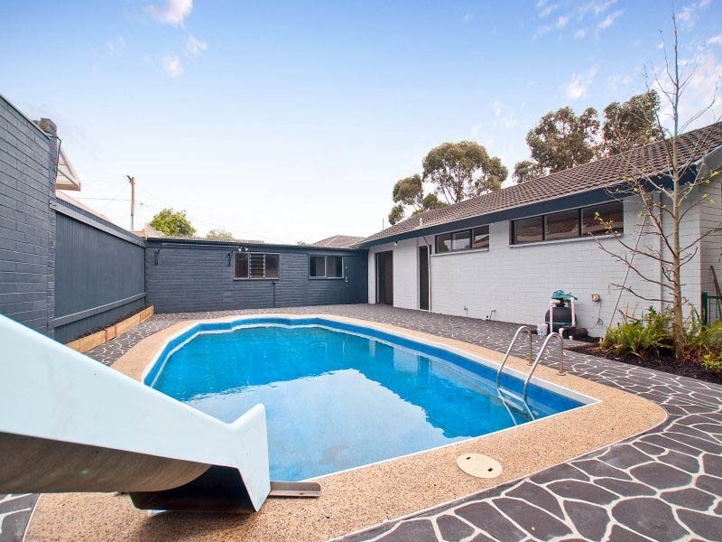 8 Wallace Avenue, Frankston VIC 3199