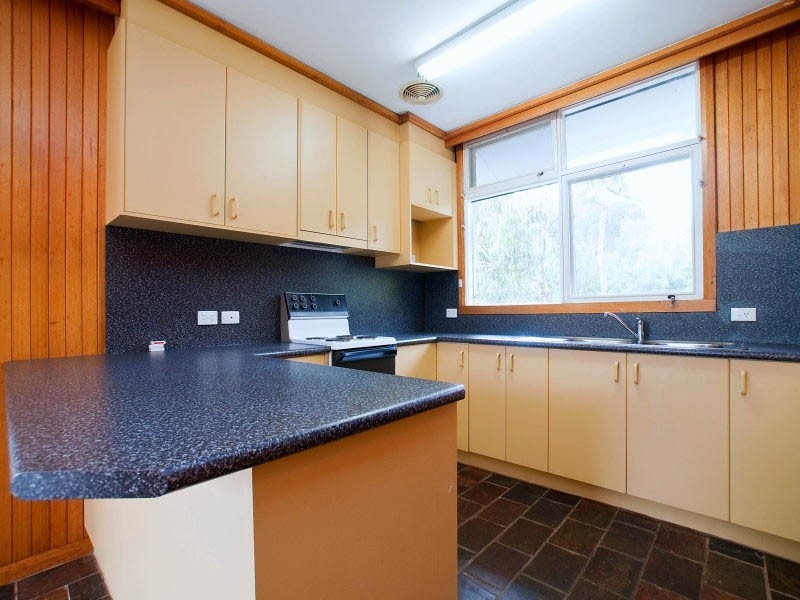 8 Wallace Avenue, Frankston VIC 3199